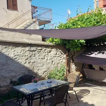 Apartman Center Free Parking In Private Garage Apartment Pula